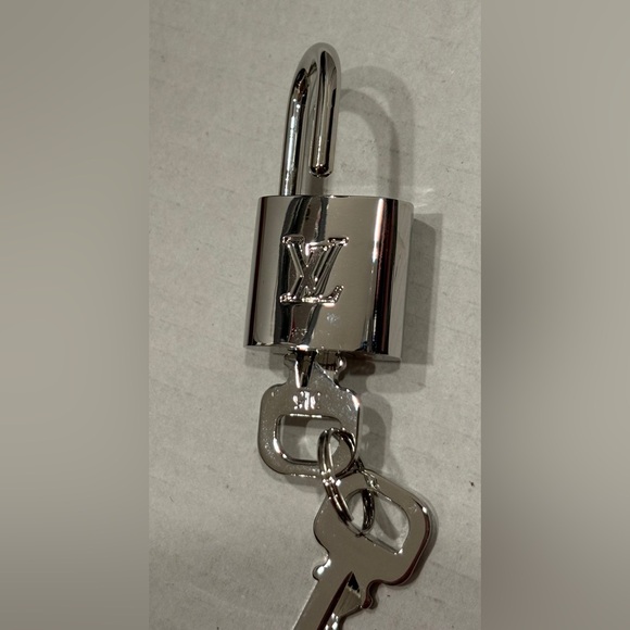 Silver Louis Vuitton Lock and Keys #315 - Picture 5 of 6